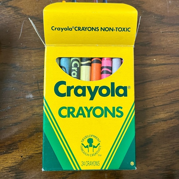 Crayons Crayola 24 Count Box Non Toxic Colors Pack School Color 52-3024 USA 1988 - Picture 1 of 4